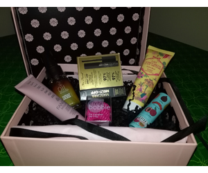 win-the-best-review-blogs-august-glossybox-giveaway