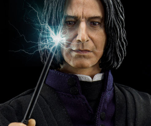 win-the-star-ace-severus-snape-sixth-scale-figure