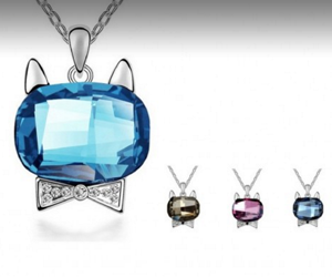 win-glam-cat-crystal-necklace