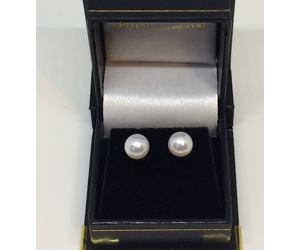 win-pearl-earrings