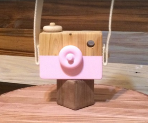 win-wooden-childrens-toy-camera