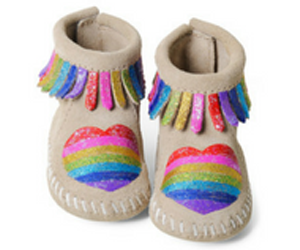 win-one-pair-of-minnetonka-x-free-range-mama-moccasins