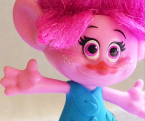 win-the-prize-pack-of-trolls-movie-4-figures