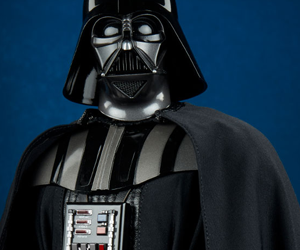 win-darth-vader-sixth-scale-figure