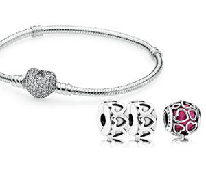 Win-PANDORA-Open-Hearts-Bracelet-Gift-Set