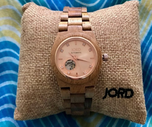 Win-A-wood-watch-makes-a-clever-gift