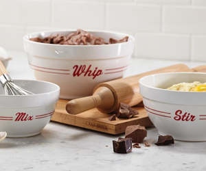 Win-Cake-Boss-Mixing-Bowl-Set-Giveaway