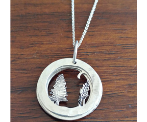 Win-One-3-D-Mommy-Family-Tree-Necklace