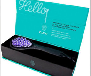 Win-The-DAFNI-Ceramic-Straightening-Brush