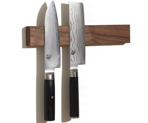 Win-Wonderful-Wooden-Magnetic-Knife-Strip-Giveaway