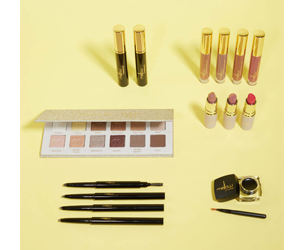 Win-the-15-piece-set-from-Mellow-Cosmetics!